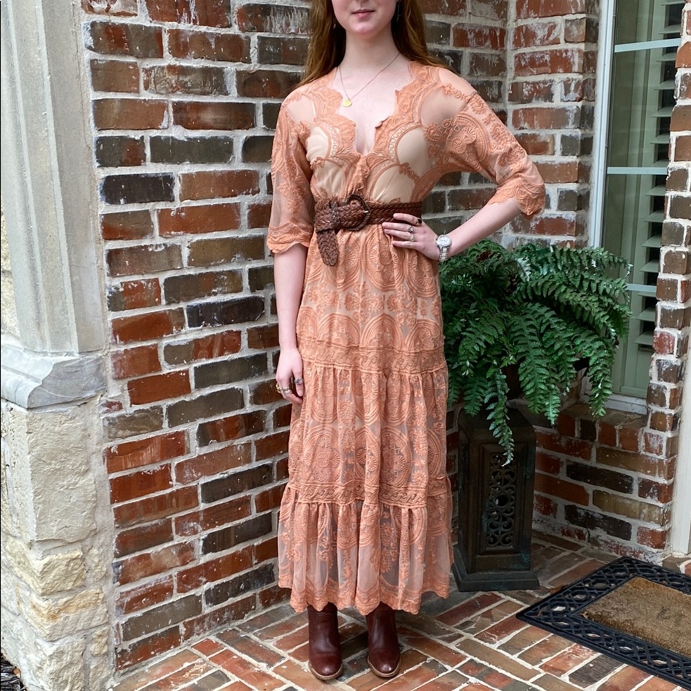 Lace dress with tiered skirt Size M